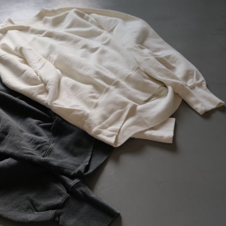 R JUBILEE　アール ジュビリー Tuck Sleeve Sweat　RJ2209 9011