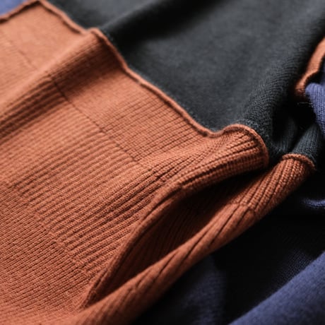 THOMAS MAGPIE 　トーマスマグパイ　crew neck knit　2213701