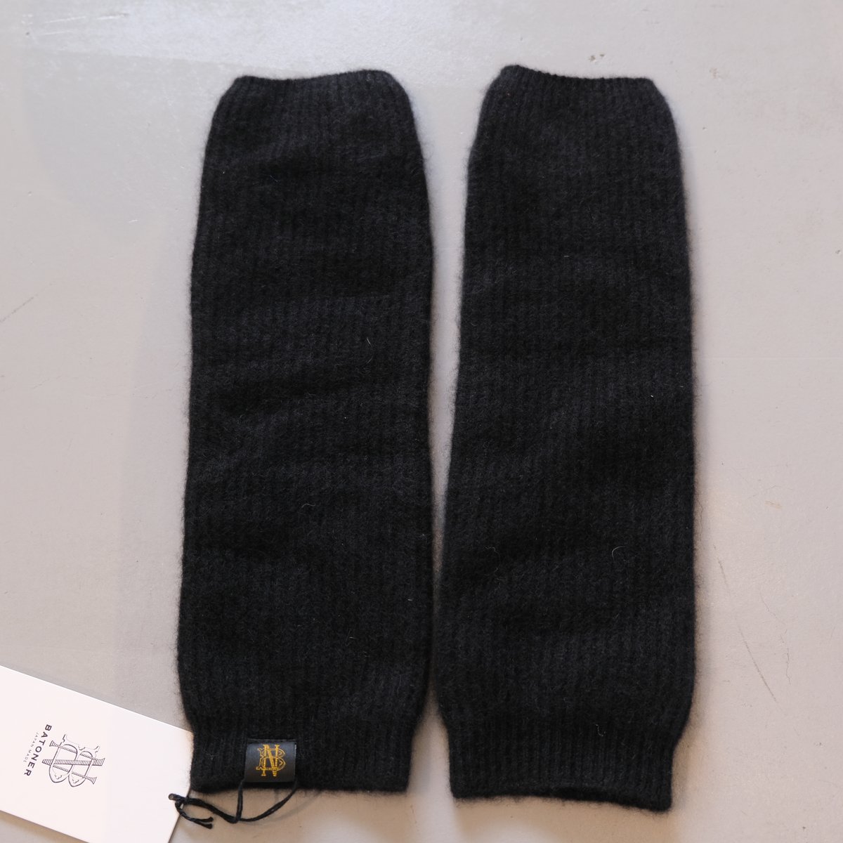 BATONER Goods CASHMERE FOX LONG HAND WARMER BN