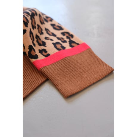 Thomas magpie     reopard knit cardigan