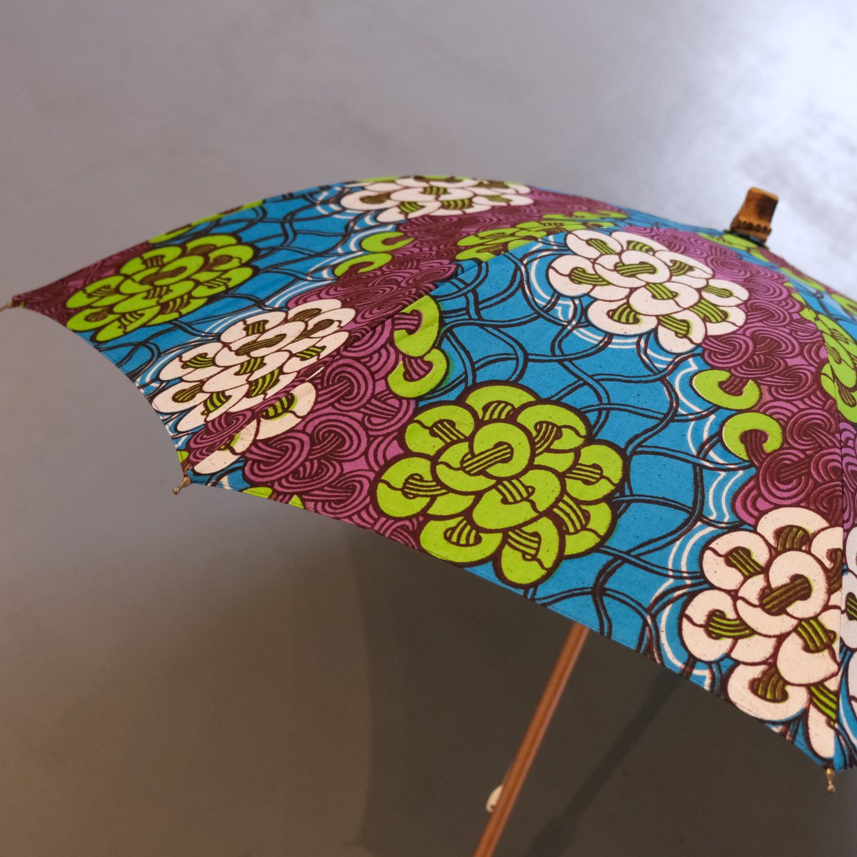 美品【ボンボンストア】アフリカンバティック柄 晴雨兼用傘 - 傘