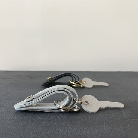 FOLD 3R KEY HOLDER   GRAY