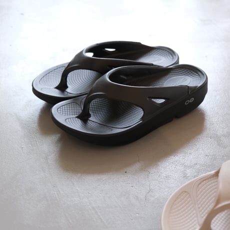 OOFOS　OOriginal　BLACK　2000010050182