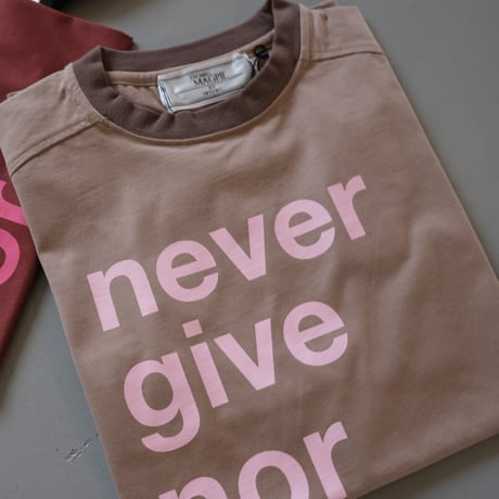 THOMAS MAGPIE　BIG T-shirt Never give【2213857】