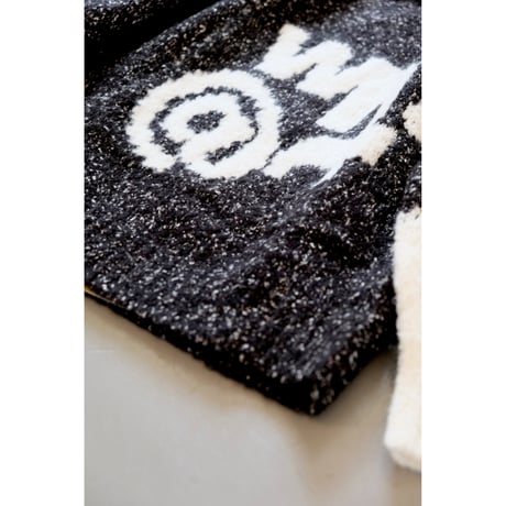 Thomas magpie   knit “WH@T”