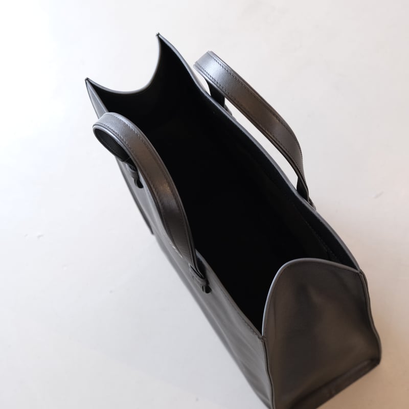 intoxicイントキシック　レザネイテス intoxic. イントキシック RESONATES TAKEN PLAIN BLACK RE