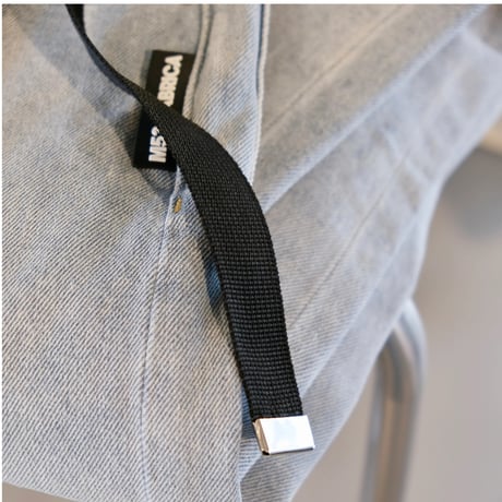 M53.  BELTED BAGGY DENIM