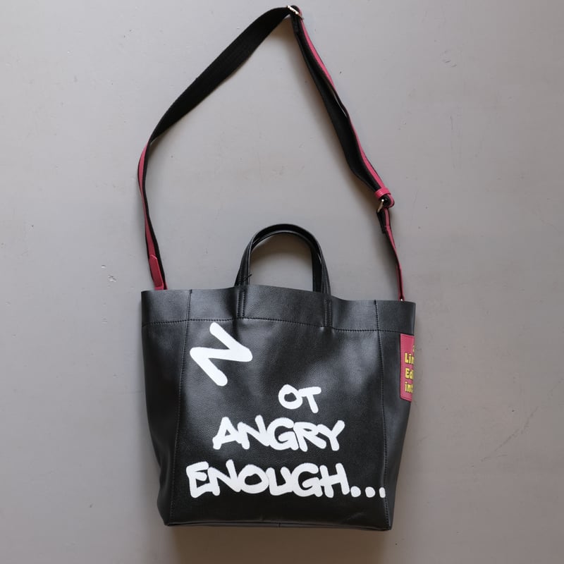 INTOXIC. RESONATES Mad strap tote ブラック |