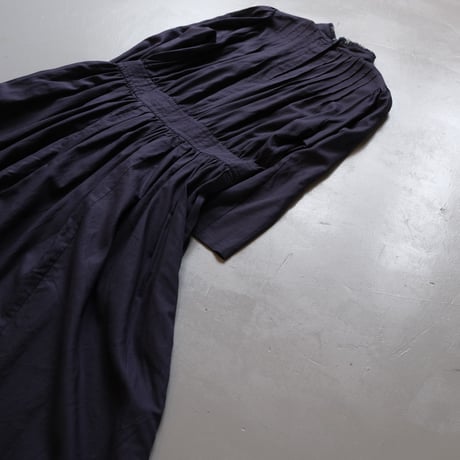 SINME  シンメ　ハイネックピンタックOP ネイビー　S21-AW-13-01