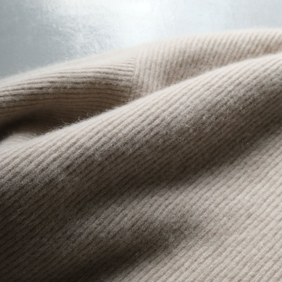 BATONER Women CASHMERE FOX HIGH NECK TUNIC BN-