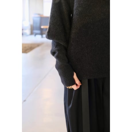 BATONER  Women CASHMERE FOX FINGERHOLE BOAT NECK