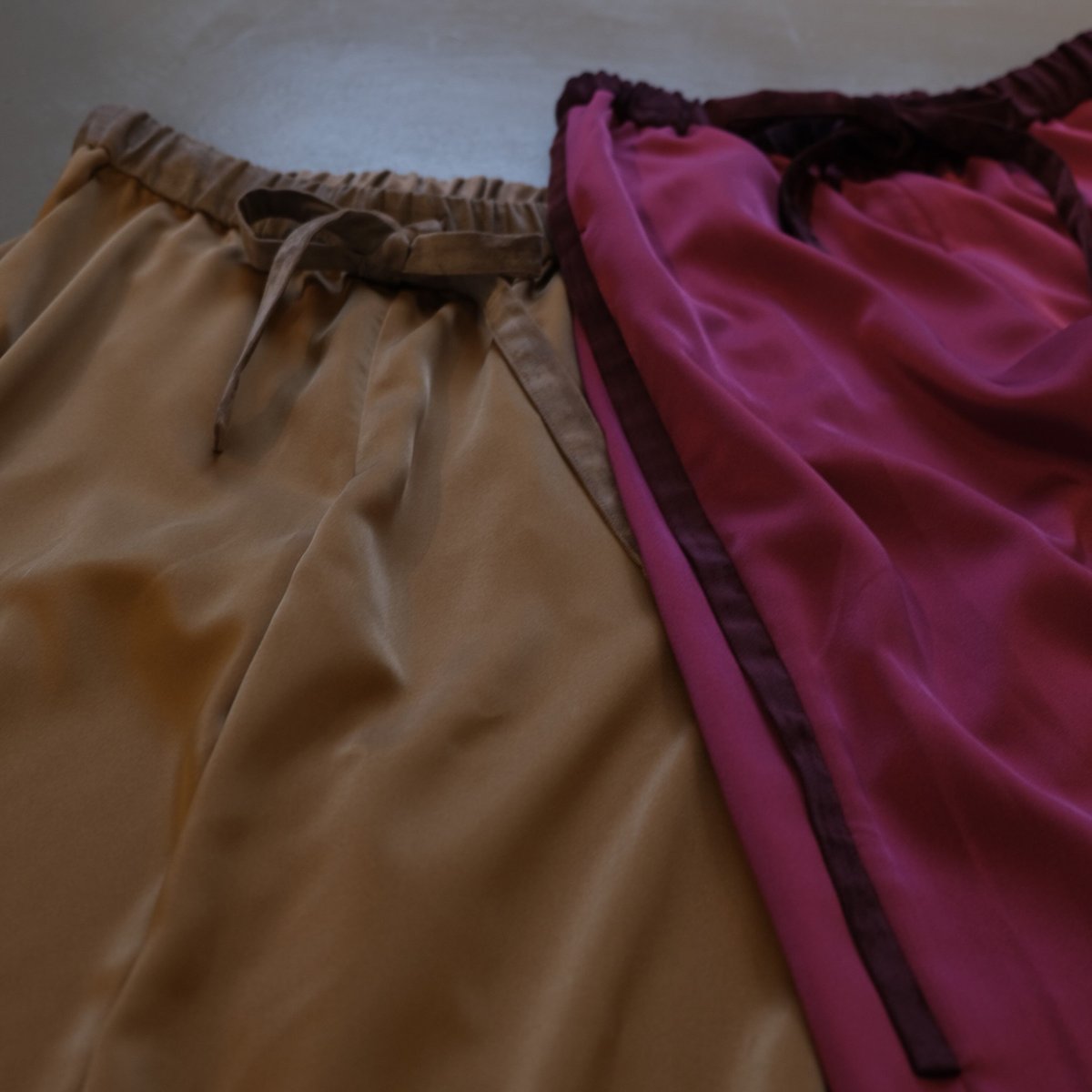 THOMAS MAGPIE satin pants【2213303】 | geep