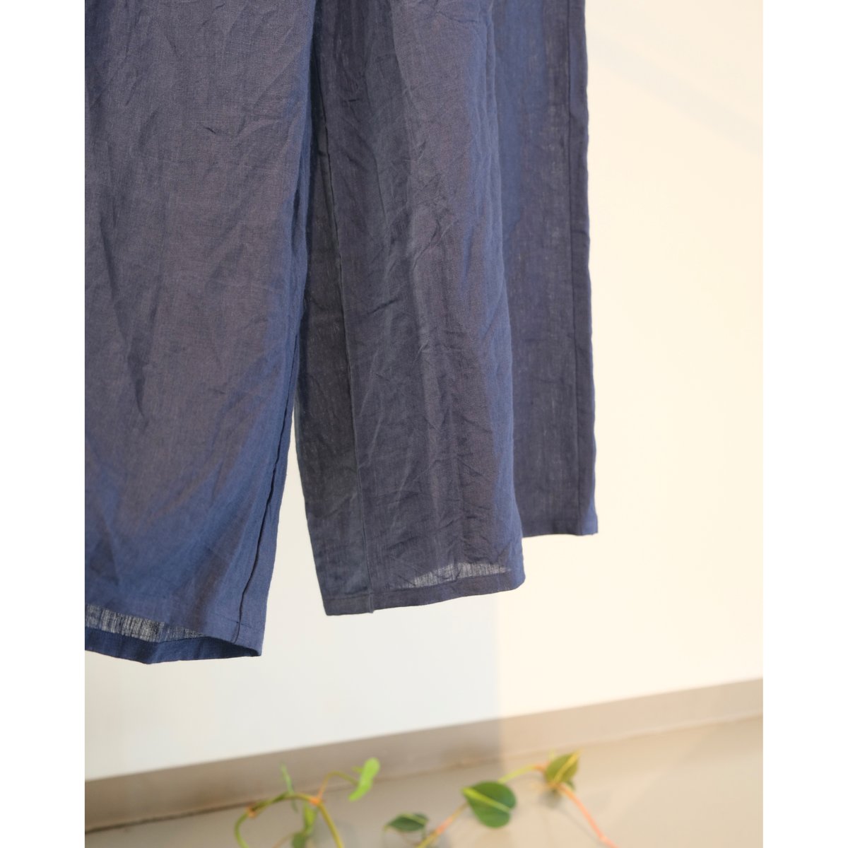 suzuki takayuki gathered pants Ⅱ dark blue |