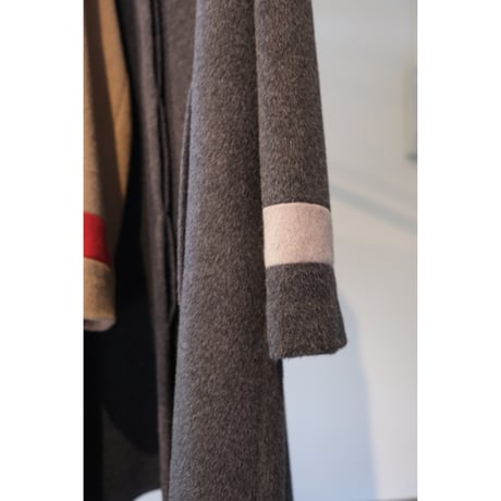 Thomas magpie angora shaggy coat   c.gray