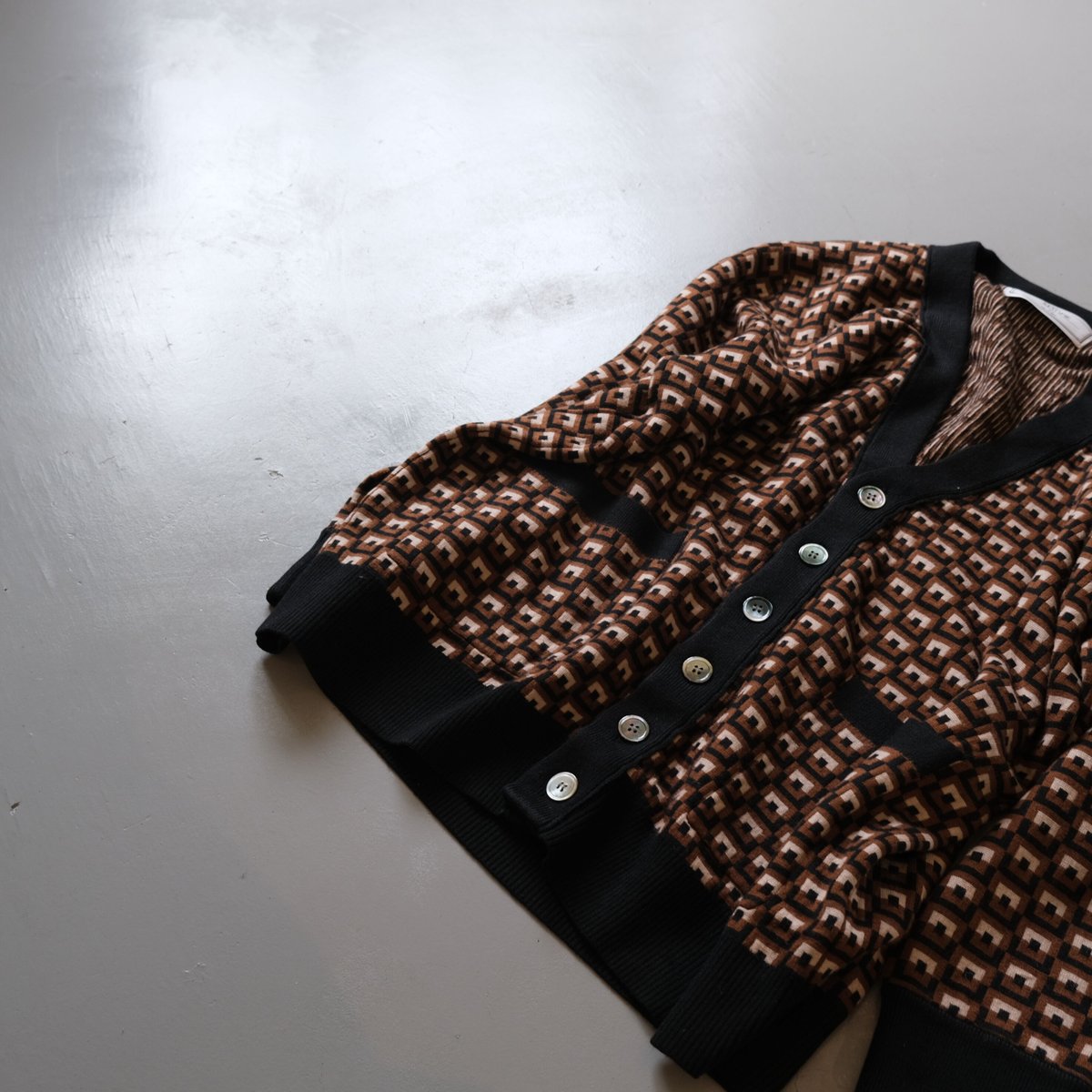THOMASMGPIE トーマスマグパイ BLOCK W JACQUARD CARDIGAN THOMASMGPIE トーマスマグパイ BLOCK W JACQUARD CARDIGAN