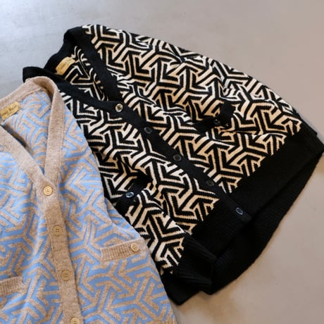 thomas mag pie     knit cardigan “四方八方”