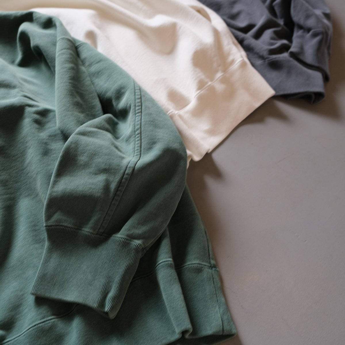 R JUBILEE◇ベーシックスウェット◇ベージュ 中古・古着通販】R JUBILEE (アールジュビリー) Basic Sweat Print