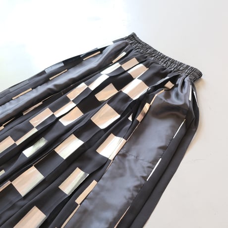 NAKAGAMI　チェッカーフラッグ箔スカート（black×silver）　N0324S0014