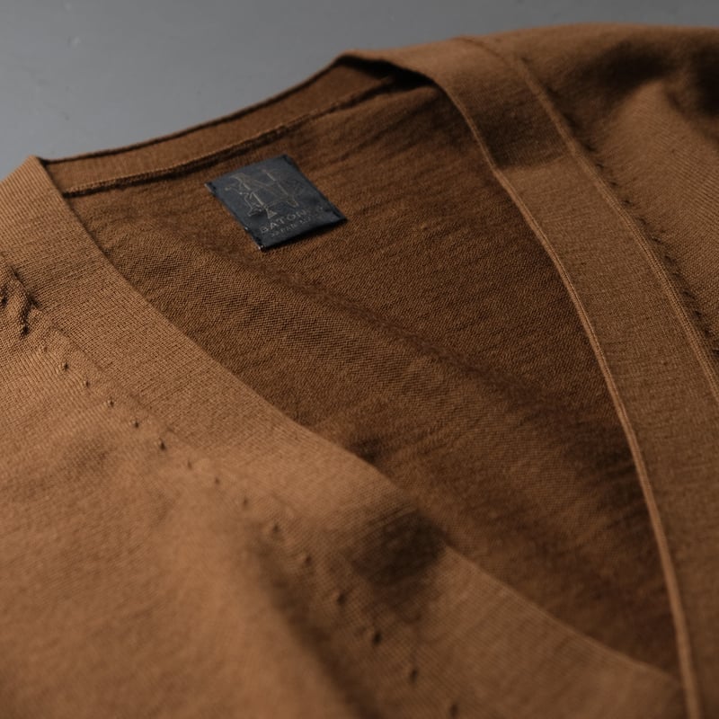 BATONER Unisex SUPERIOR MERINO V-NECK CARDIGA
