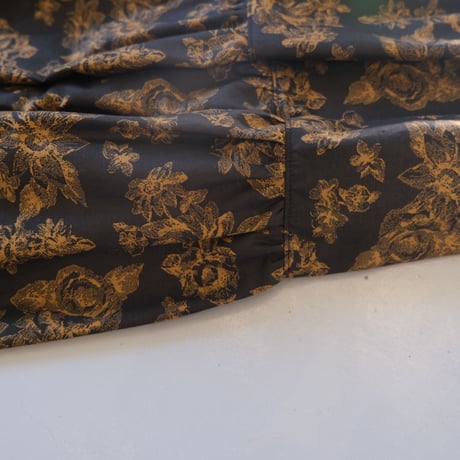 THOMAS MAGPIE 　flower print skirt　NO:2212610　BLACK