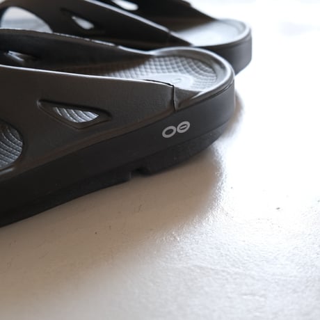 OOFOS　OOriginal　BLACK　2000010050182