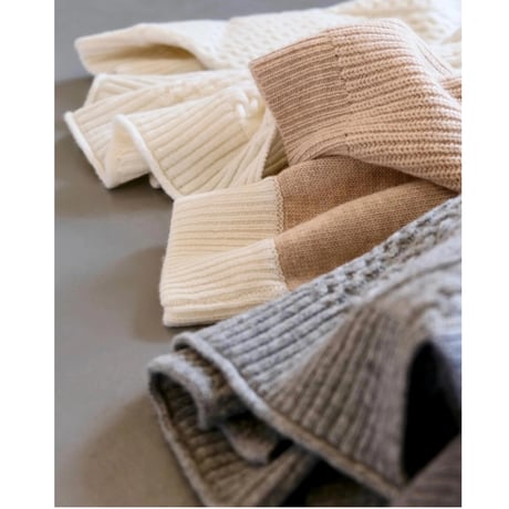 Thomas magpie    bicolor aran knit