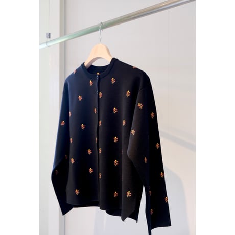 BATONER  Women  32G SMOOTH WOOL BOTANICAL STITCH CREW CARDIGAN