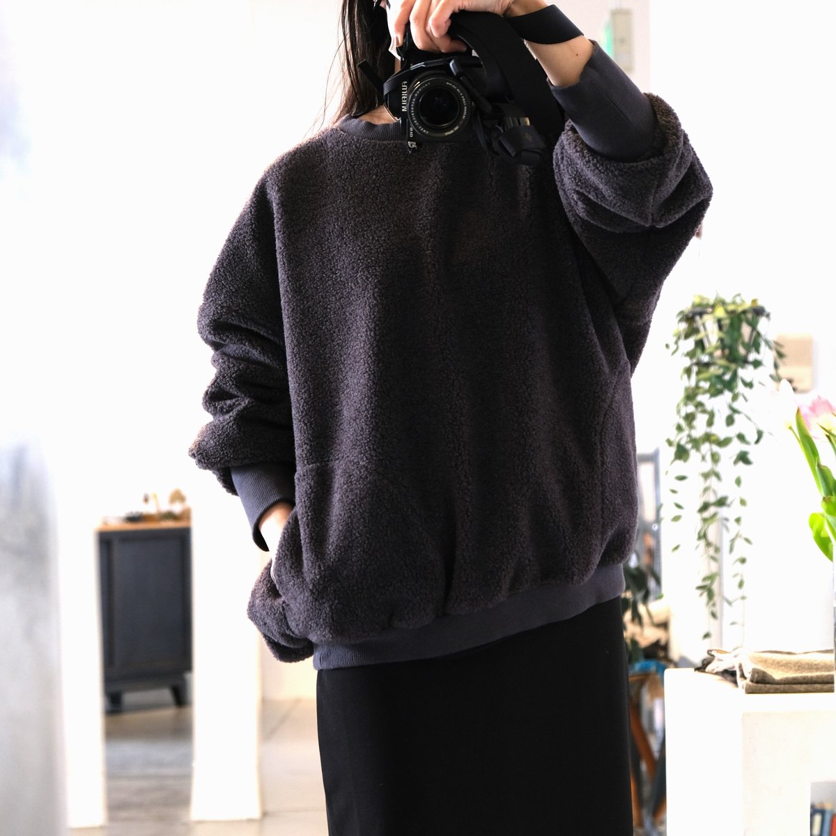 HARVESTY BOA FLEECE EGG PULLOVER CHARCOAL |