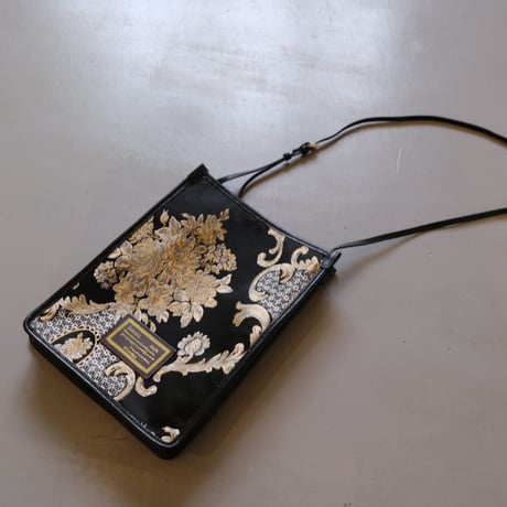 intoxic.　DAMASK JACQUARD CROSS CARRY　　DA-002