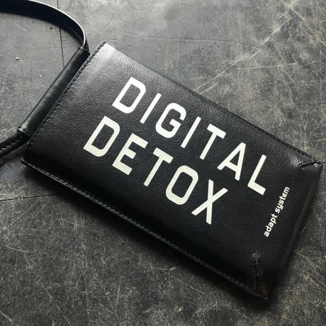 intoxic.　phone case　LT -009 03 　DIGITAL DETOX