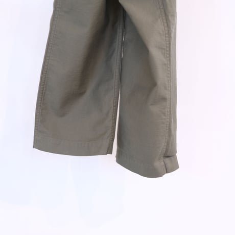 M53.　LUDMILA　ベイカーパンツ　KHAKI　M-107
