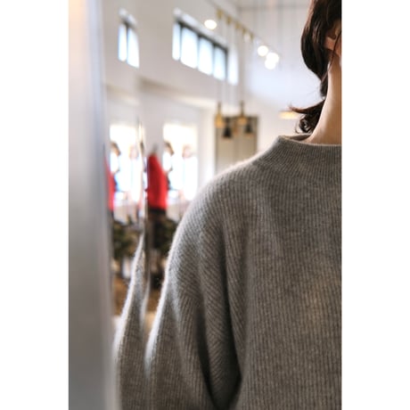 BATONER Woman CASHMERE FOX BOAT NECK FINGERHALL GRAY