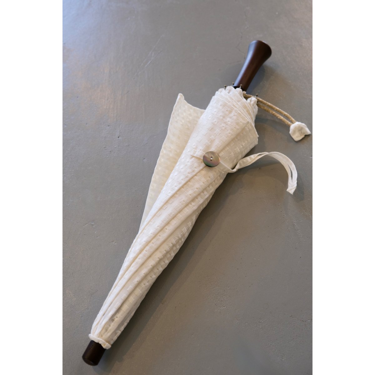 bonbonstore スクエアエンブロイダリー日傘（ホワイト） | geep