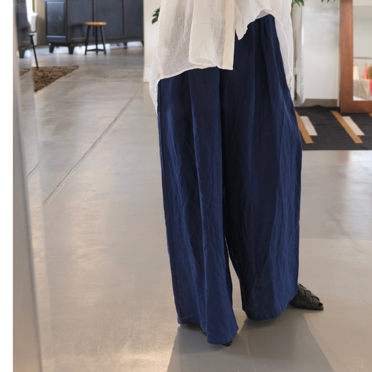 Suzuki Takayuki gathered pants Ⅱ fit=scale-down,w=1200
