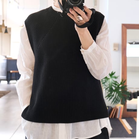BATONER  Women SIGNATURE CREW NECK VEST