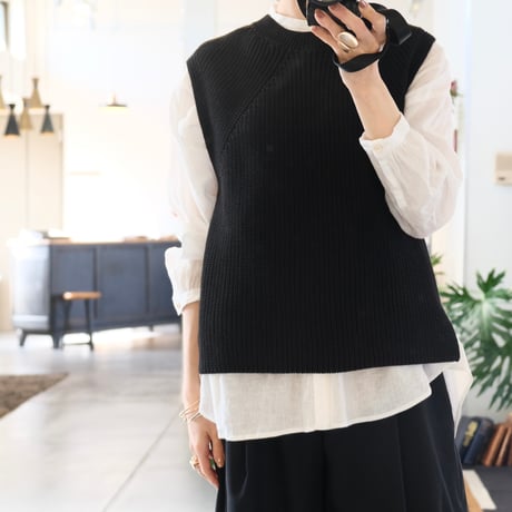 BATONER  Women SIGNATURE CREW NECK VEST