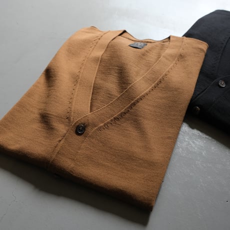 BATONER　Unisex 　SUPERIOR MERINO 　V-NECK CARDIGAN　BN-21FU-005
