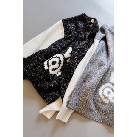 Thomas magpie   knit “WH@T”