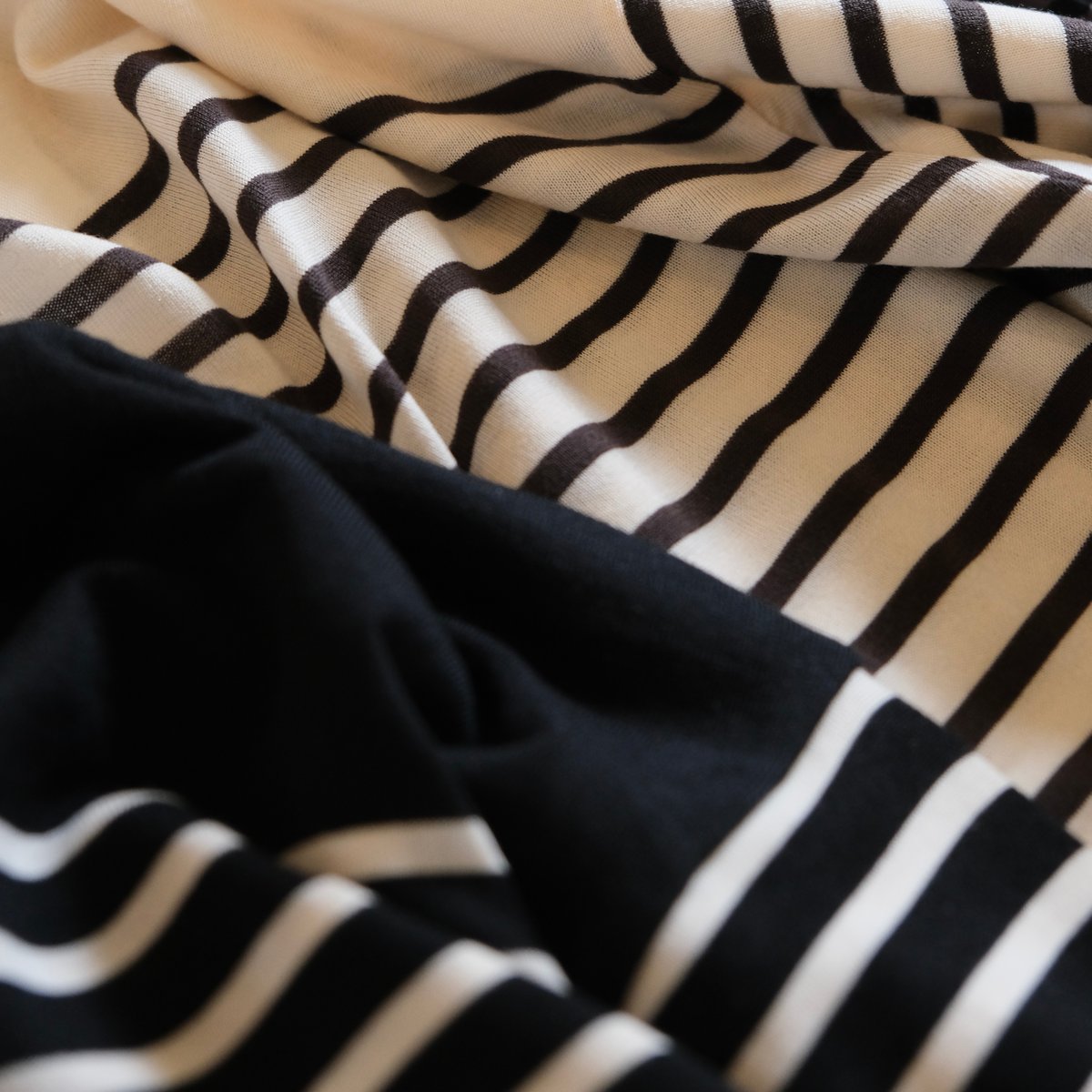 BATONER Men TENCEL CASHMERE BORDER LONG SLEE