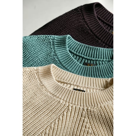 BATONER  Women  SIGNATURE CREW NECK