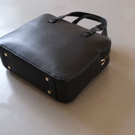 intoxic.　RESONATES IDIOT PLAIN　RE-004B　BLACK