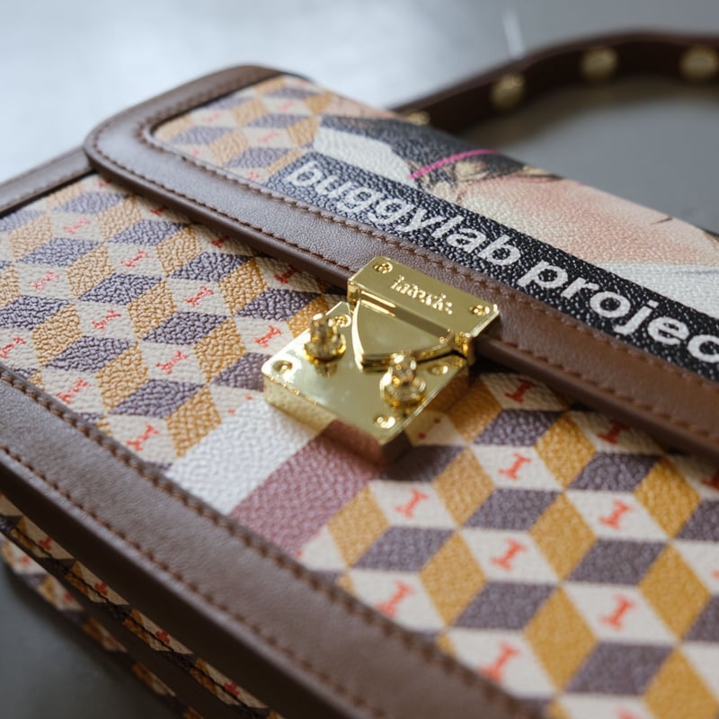 【美品】intoxic. イントシキック バッグ THE CUBE LYON 美品】intoxic. イントシキック バッグ THE CUBE LYON - メルカリ