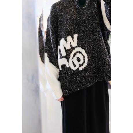 Thomas magpie   knit “WH@T”