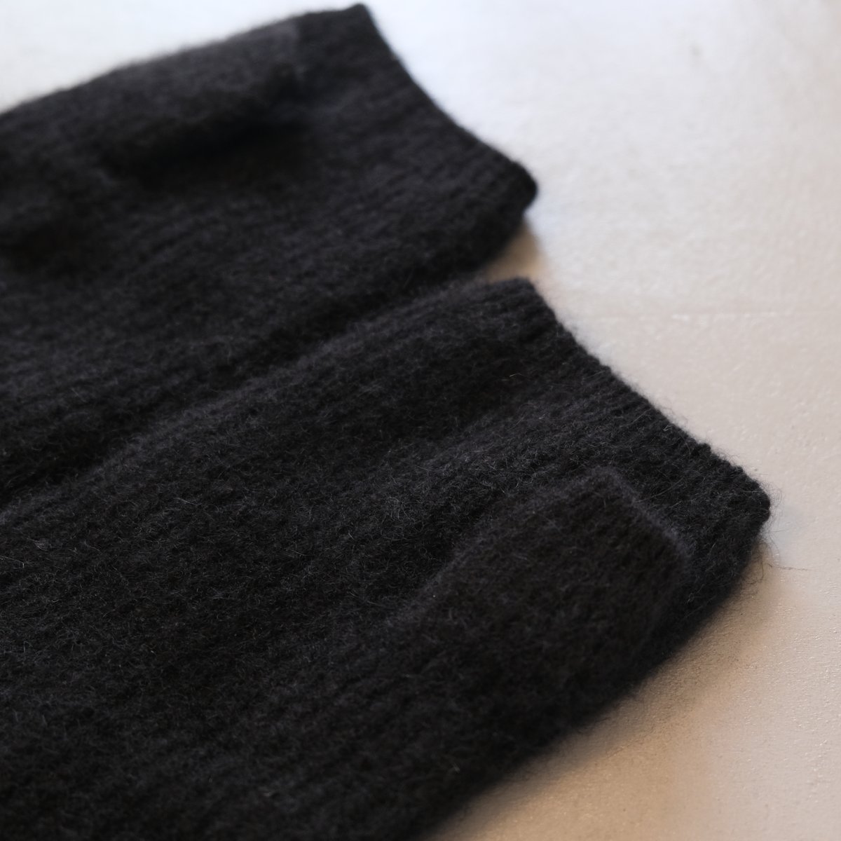 BATONER Goods CASHMERE FOX LONG HAND WARMER BN