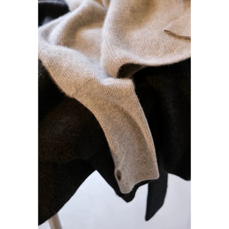 BATONER  Women CASHMERE FOX FINGERHOLE BOAT NECK
