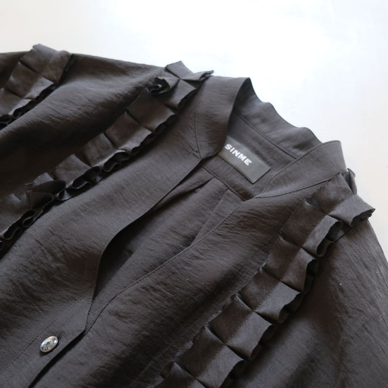 シンメ　フリルシャツ黒　新品 SINME フリルシャツ ブラック S22SS-05-02 | geep