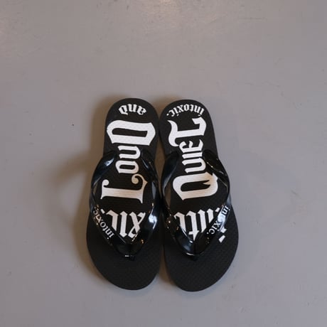 INTOXIC.  beach sandals