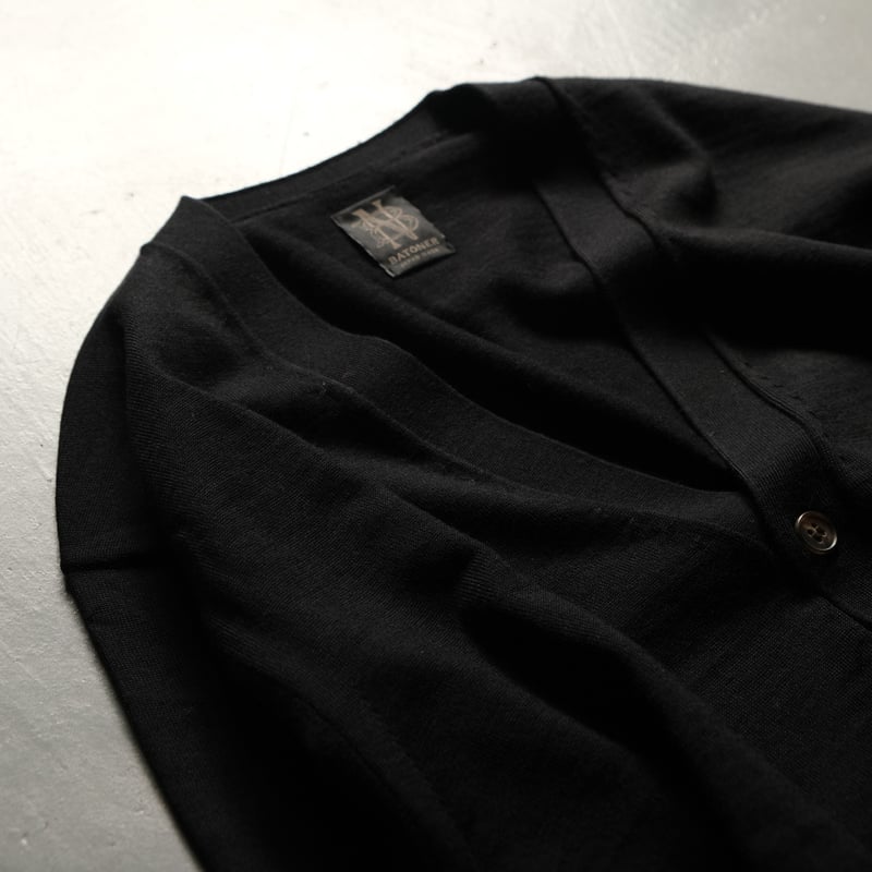 BATONER Unisex SUPERIOR MERINO V-NECK CARDIGA