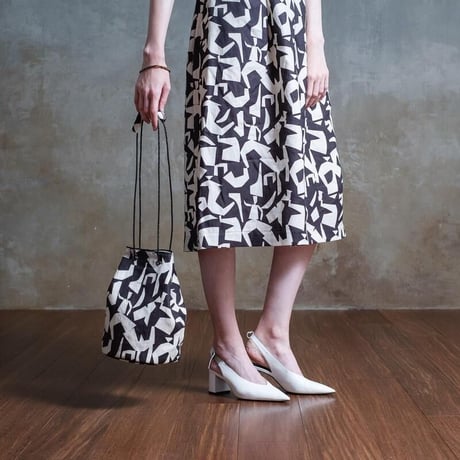 YARN＆COPPER　Linen bucket bag 'Athens' black