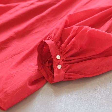 suzuki takayuki　puff-sleeve blouse　dawn red　S231-08